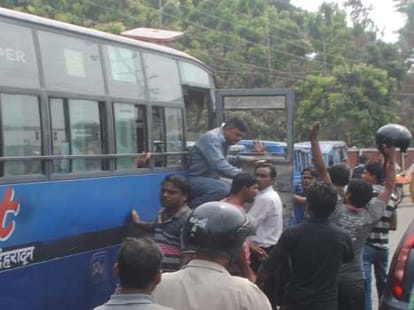 anger vikram driver goes to strike in dehradun.