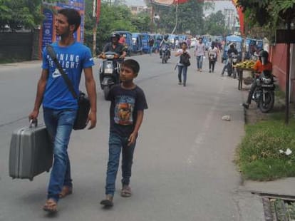 anger vikram driver goes to strike in dehradun.
