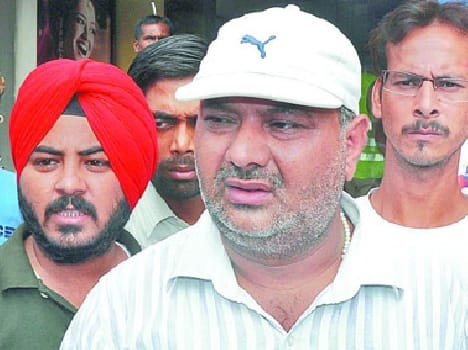 5.70 lakh looted in broad daylight High Security Zone