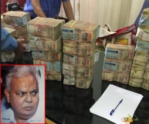 IAS officer caught on bribe case in rajasthan