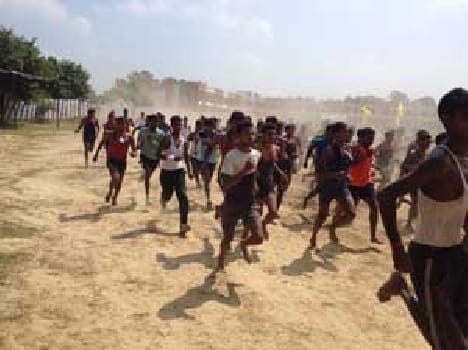 665 young successful in race in Varanasi