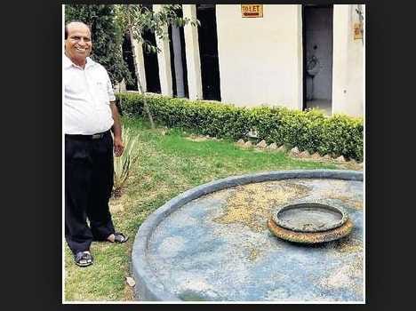 dengue crisis, virus spreading due to pot for birds