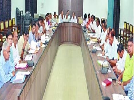 Assistant Labour Commissioner sought the answer