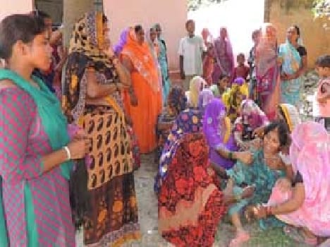 The statue of the young man drowned during immersion death Blibdrapur came to the village elder brother -in-law Allahabad was Bajpur resident , family in shock