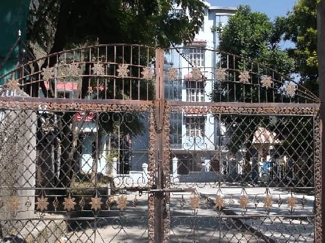 lock on hospital gate