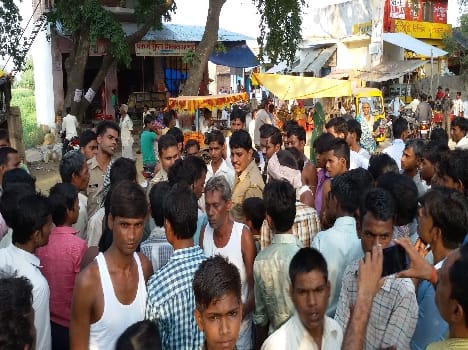 The teenager's death in Islamganj fever, jam imposed
