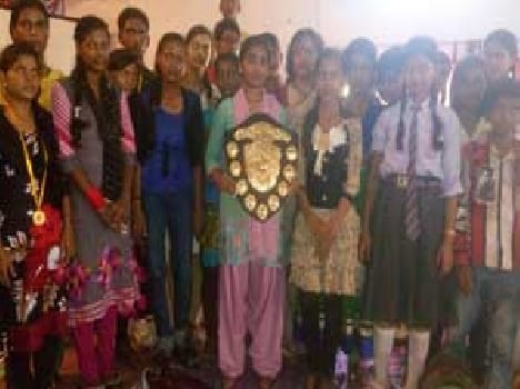 Divya in pot bust in henna Rehana first