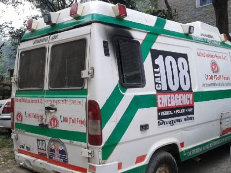 traffic jam at nh 305 at kullu, infant died in ambulance.
