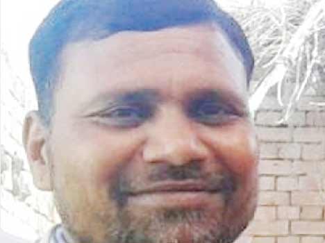 first he do murder , then walked with neck in village