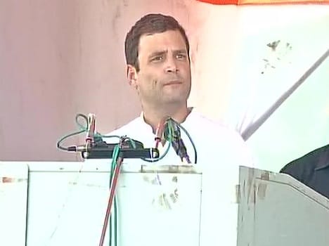 Rahul Gandhi targeted Modi government in Chamaparan Rally
