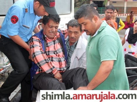7 died in road accidents in himachal two die as truck plunges into gorge.
