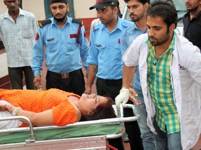 7 died in road accidents in himachal two die as truck plunges into gorge.