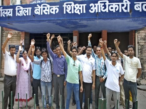 selected teachers roaring on officers