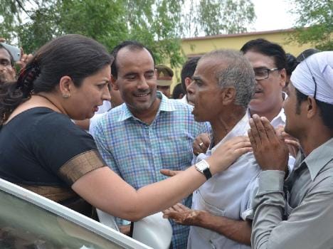 mba pass out refuses to take degree from smriti irani