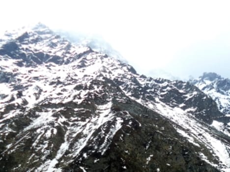 jammu and kashmir receives season’s first snowfall