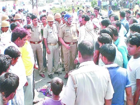 mother-son died in accident, people jam road