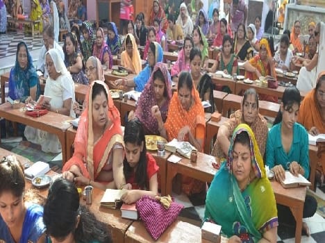 parushad parv: worship and laddu give