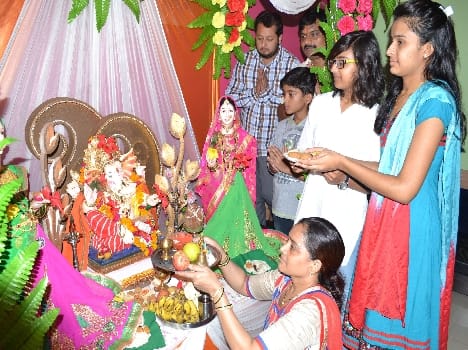 Gauri Ganpati ji bid farewell to be immersed