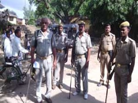 The shopkeeper stabbed , the accused prisoner