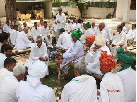 in molestation case panchayat awarded five shoes to a man as punishment