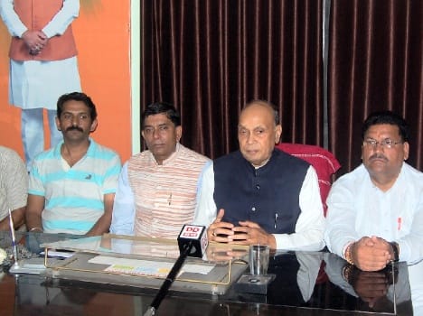pk dhumal press conference in hamirpur.