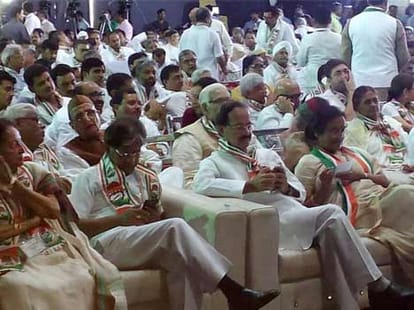 rahul gandhi on narendra modi in mathura 