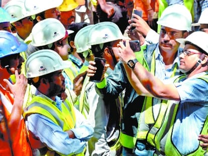 bilaspur tunnal incident, both labourer saved.