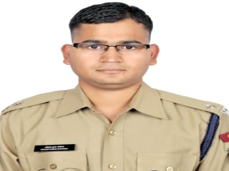  SP Akhilesh took charge