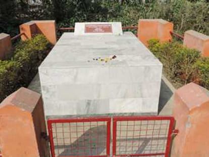 secrets behind gumnami baba and neta ji