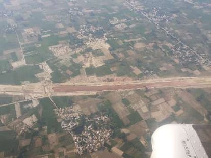 First phase of Lucknow Agra express way completed.