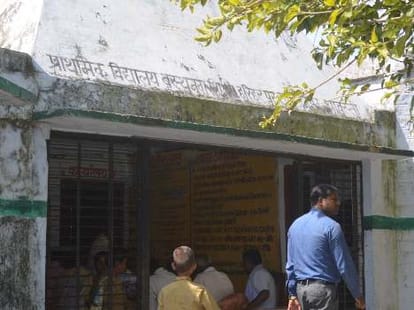 husband beaten his wife in court