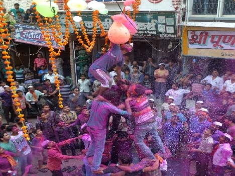 ganpati procession, devoties dance, 