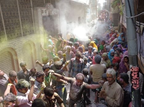 Ganesh idol immersion in the lower Ganga canal