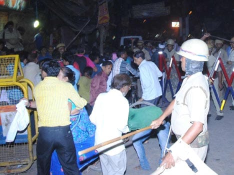 lathi charge in Varanasi on Saints