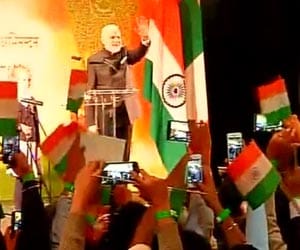 modi in dublin talk with indian community
