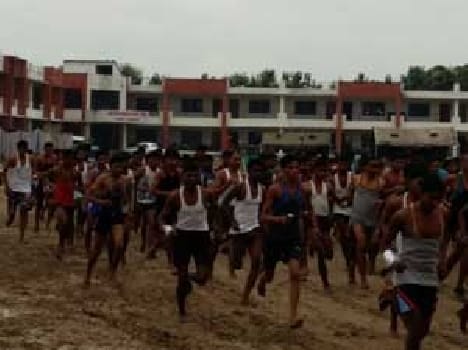 The 488 men succeed  in the race 