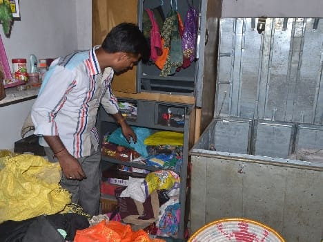 Municipal staff from home Half million stolen