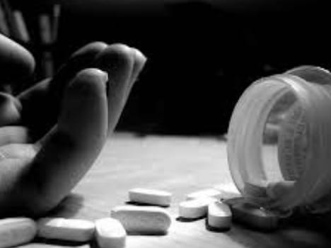 suicide by mother after death of little daughter