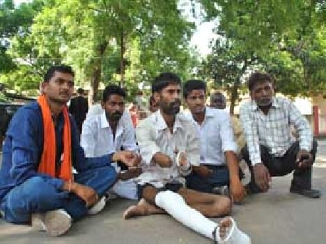 Villagers demonstrating against Thanadhyksh