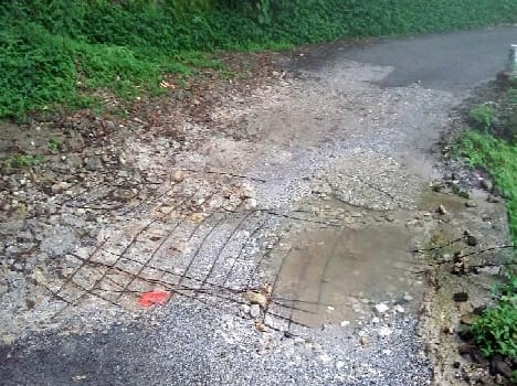 Ogla were broken in many places by land between Causeway