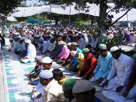 Akidt paid with prayers