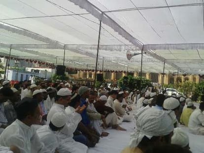 shiya and sunni together read namaz in lucknow
