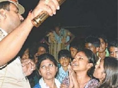 boat is turned in ganga, 2 people died