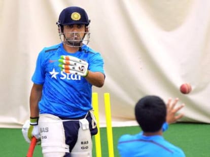 gautam gambhir and manoj tiwari tussle in ranji trophy match in delhi