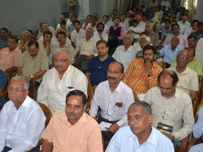 Govindacharya wants investigation on Deendayal's death.