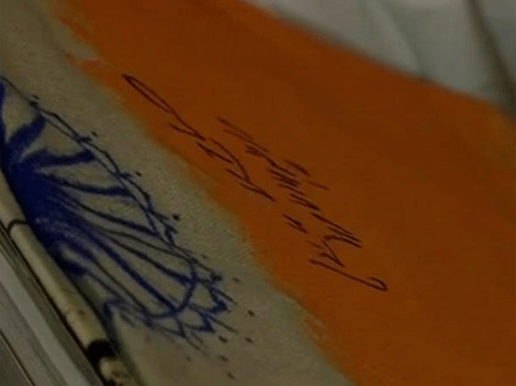 Modi signs on painting for Chef Vikas Khanna, controversy erupts