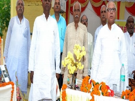 GIVE HONOURED TO RETIRED TEACHERS 