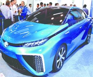 hydrogen car will run on average of 100 kilometer per hour in ten second
