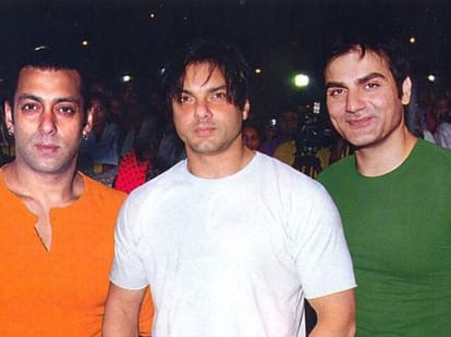 fraud in up on name of dabbang3 shooting