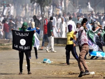 center wants to arrest those waving ISIS flags